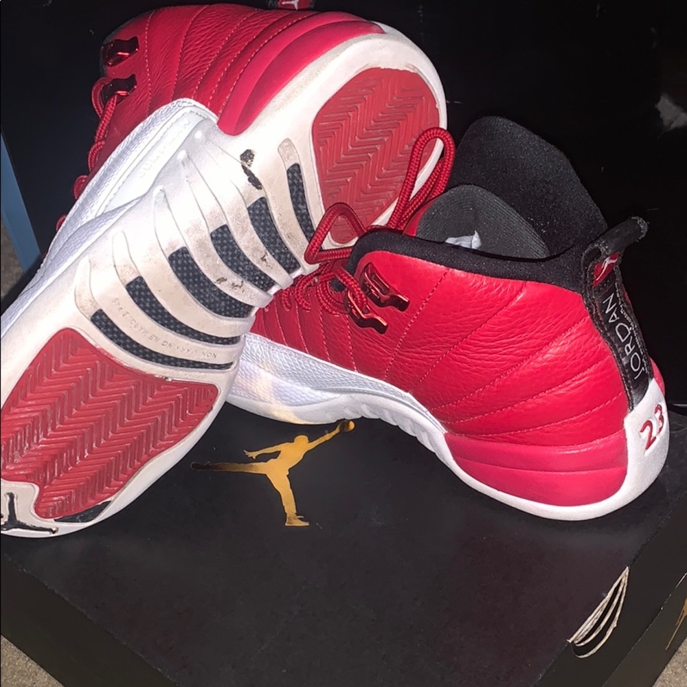 Retro Jordan Gym Reds - Picture 3 of 4